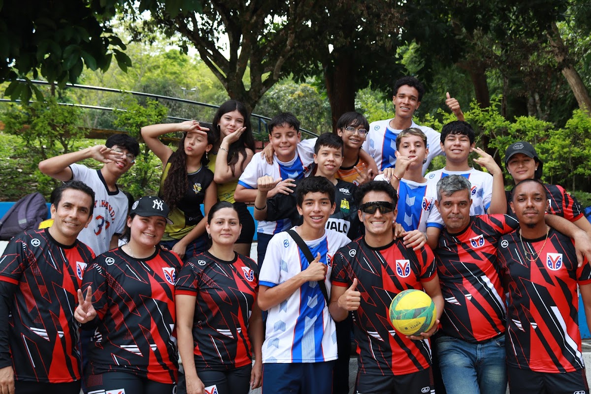Yikanda intercollegiate sports team